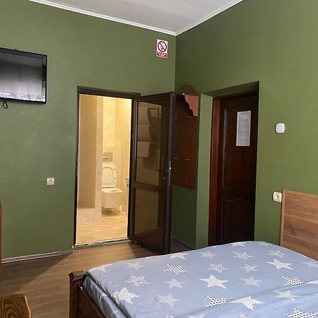 Mini-Hotel Neptun Rivne Extérieur photo