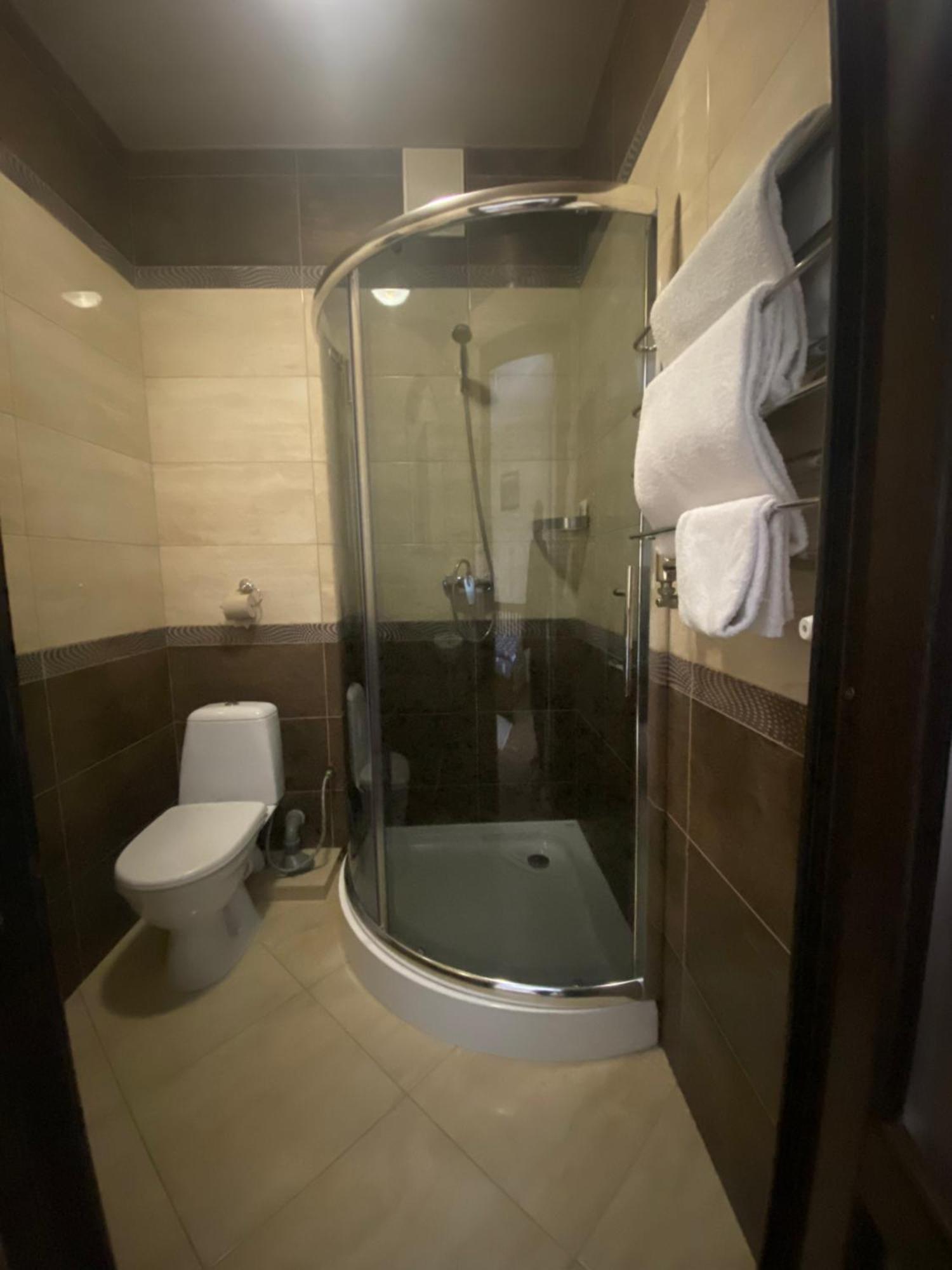 Mini-Hotel Neptun Rivne Extérieur photo