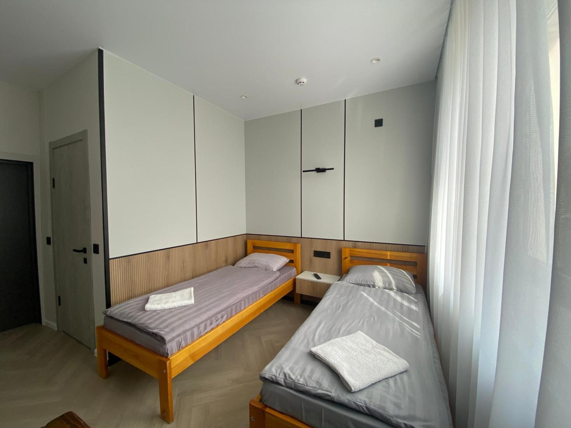 Mini-Hotel Neptun Rivne Extérieur photo