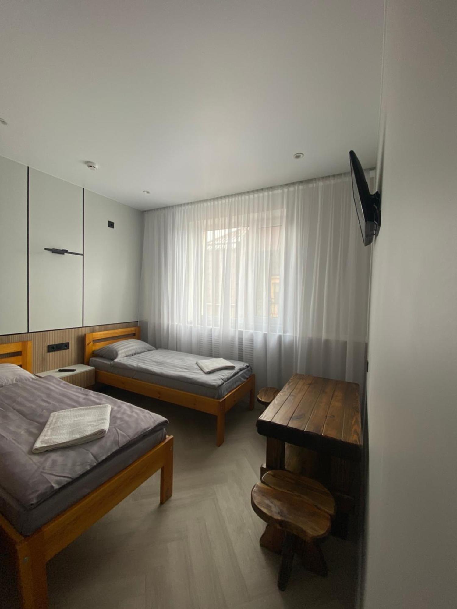 Mini-Hotel Neptun Rivne Extérieur photo
